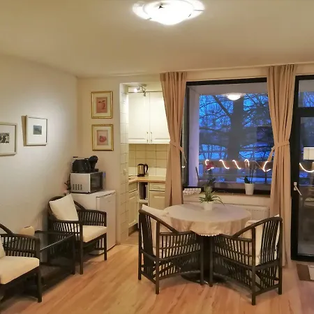 Ruhiges Apt. Direkt Am Naherholungsgebiet Mit Seeblick, Zentrum 5min, Messe 18min Apartment