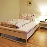 Ruhiges Apt. Direkt Am Naherholungsgebiet Mit Seeblick, Zentrum 5min, Messe 18min Нюрнберг