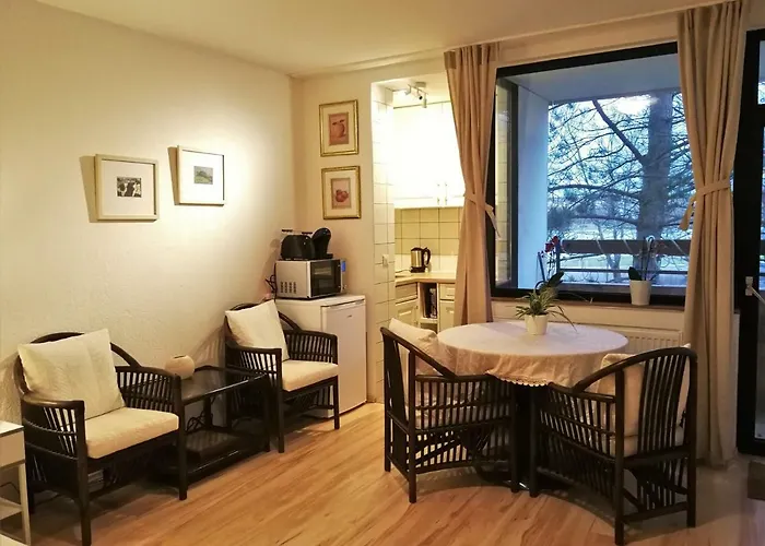 Apartment Ruhiges Apt. Direkt Am Naherholungsgebiet Mit Seeblick, Zentrum 5min, Messe 18min