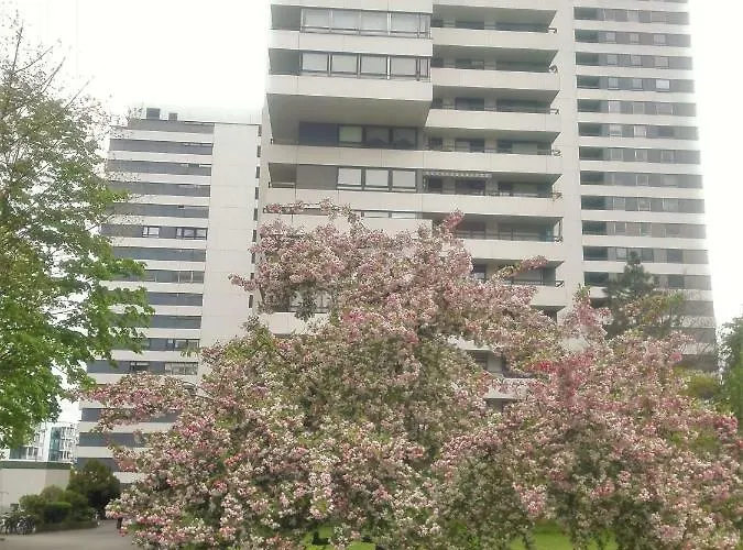 Ruhiges Apt. Direkt Am Naherholungsgebiet Mit Seeblick, Zentrum 5min, Messe 18min Apartment Nürnberg