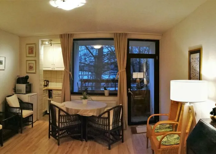 Ruhiges Apt. Direkt Am Naherholungsgebiet Mit Seeblick, Zentrum 5min, Messe 18min Apartment